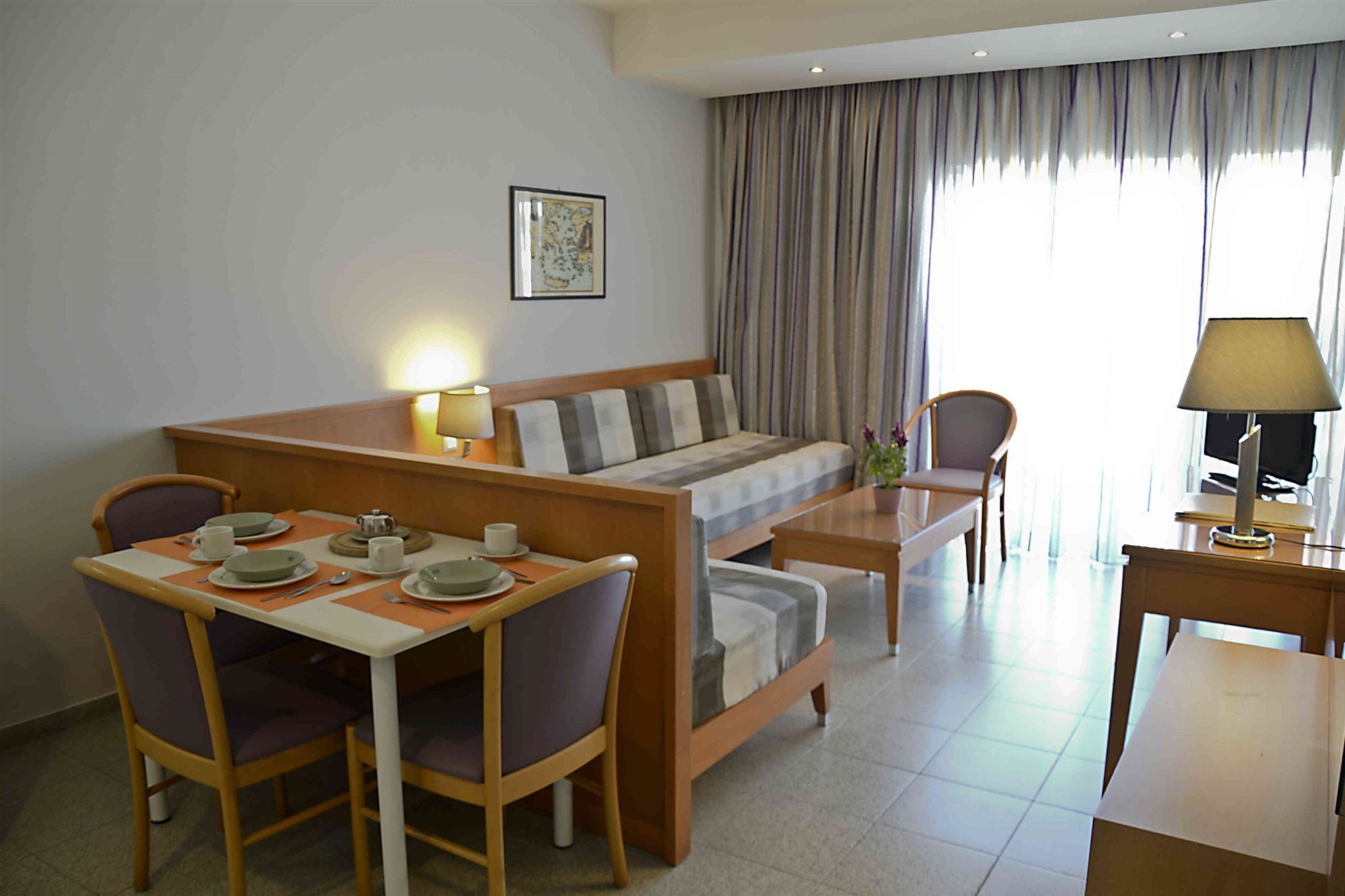 Hotel Athena 3*